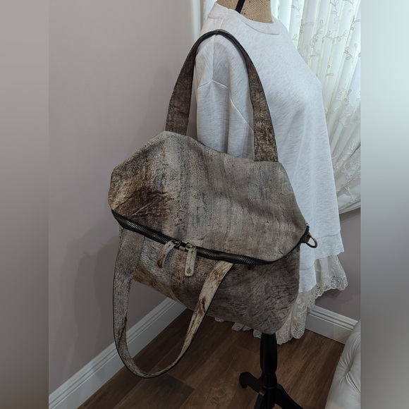 Textured Brown Leather Hand Bag - Picture 3 of 8